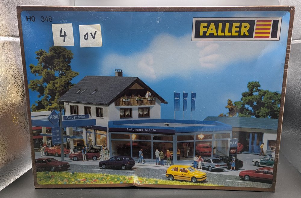 Faller VAG Autohaus Siedle KG (348) mit Tankstelle und Garage, originalverpackt, Foto 1