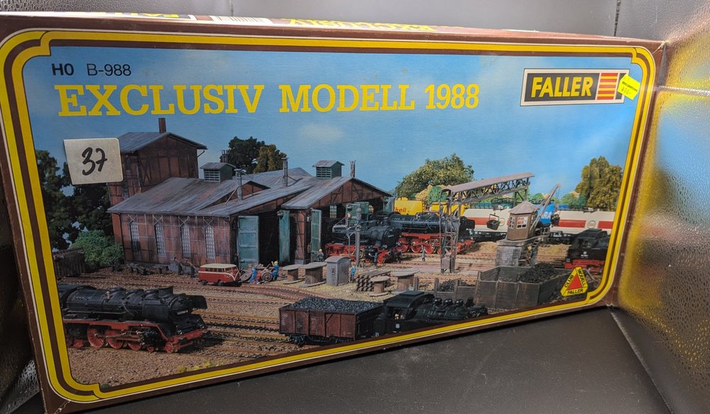Faller Exclusiv Modell 1988: Bahnbetriebswerk / Lokdepot (B-988), Foto 1