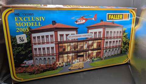 Faller Exclusiv Modell 2003: Katharinen-Hospital (130995)