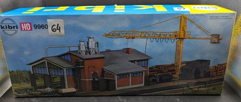 kibri Fabrik / Holzwerk mit Turmdrehkran (9960), Bezeichnung nicht gesichert